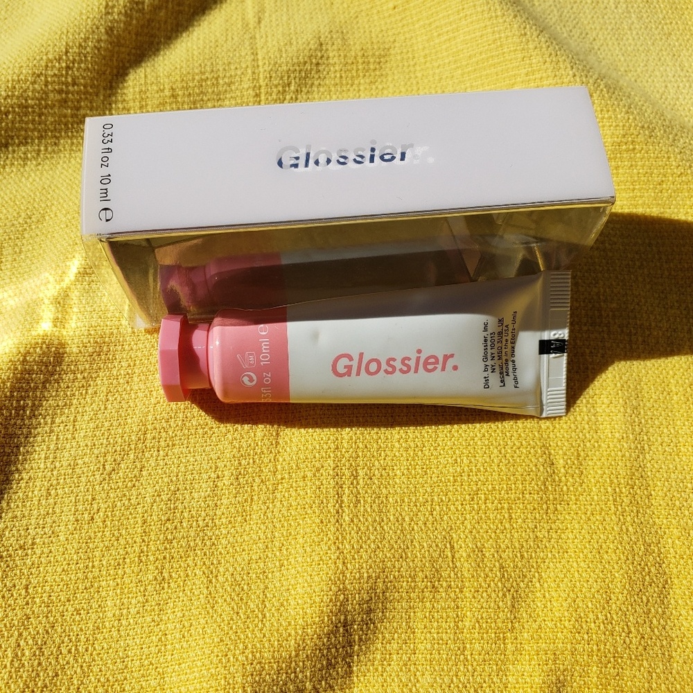 Puff- Glossier Cloud Paint